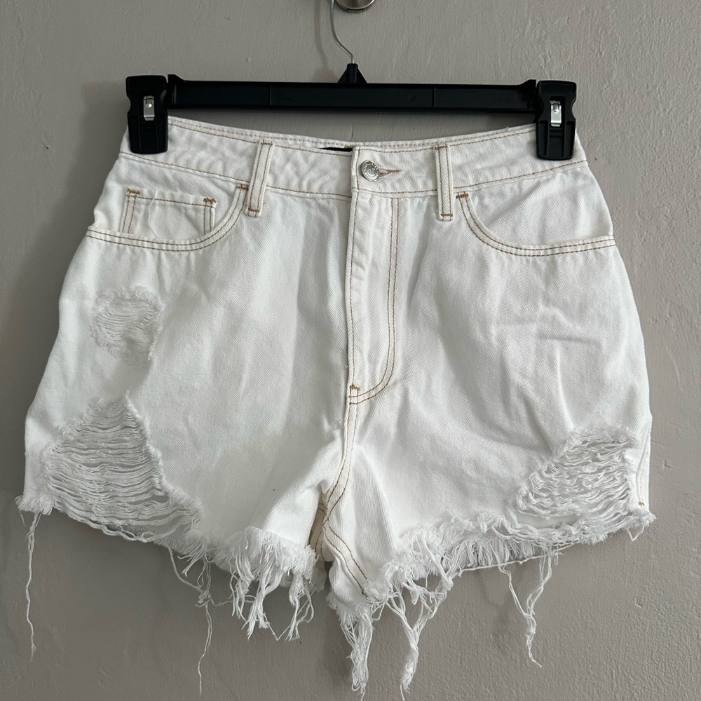 Hollister white shorts Size 5/27